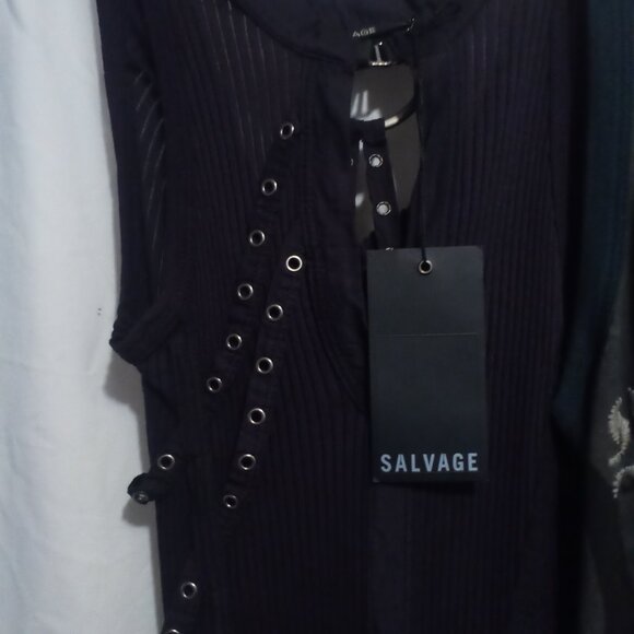 Salvage Dresses - Picture 4 of 7